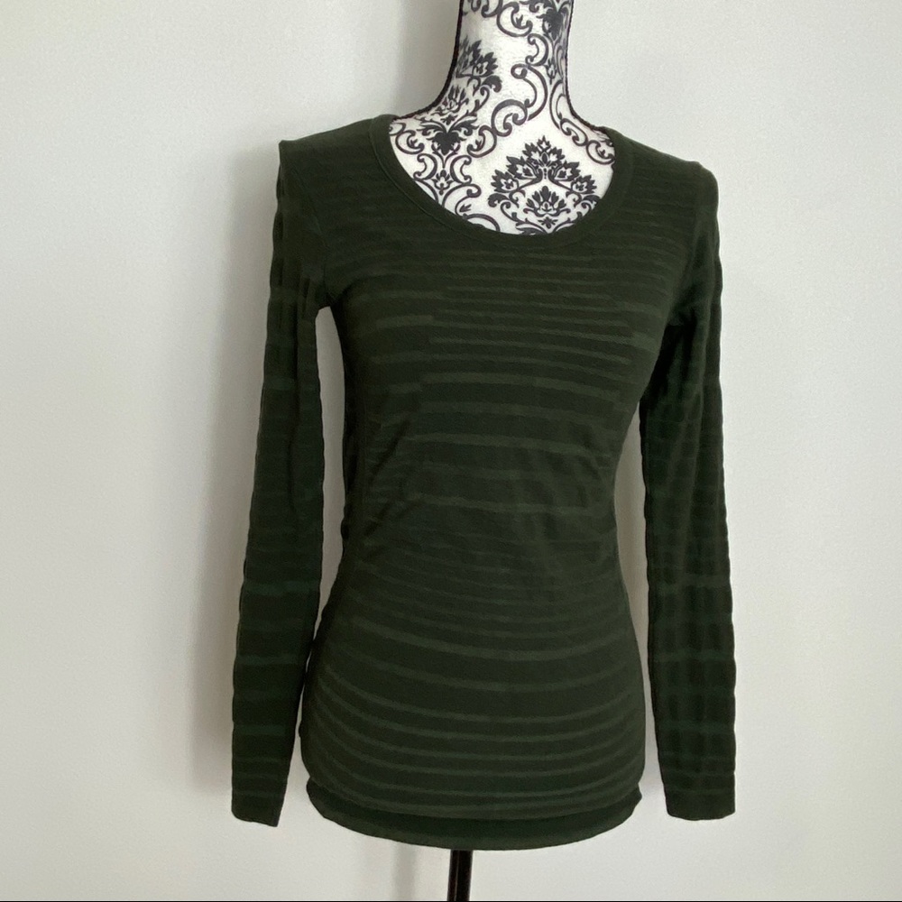 Athleta Green Fitted Long Sleeve Workout Top S